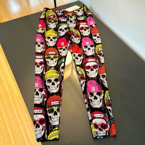 NWT-CM FASHIONS NYC SKULL LEGGINGS - Picture 1 of 6